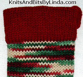 holly & ivy sock with burgundy trim